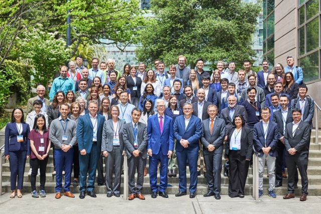 Gov. Gray Davis, BASF-CARA leadership, and attendees