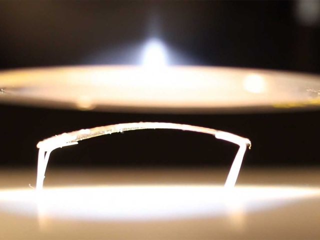 Light driven crawler.