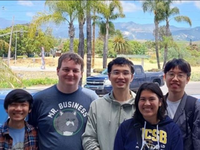 Group photo of Valentine Lab